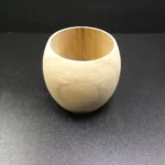 Houten servetring, afmetingen 5 x 4 cm.