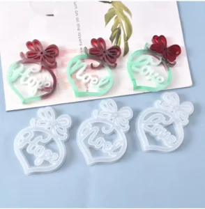 Kerstbal-mal in hartvorm “Love” voor kerstversieringen